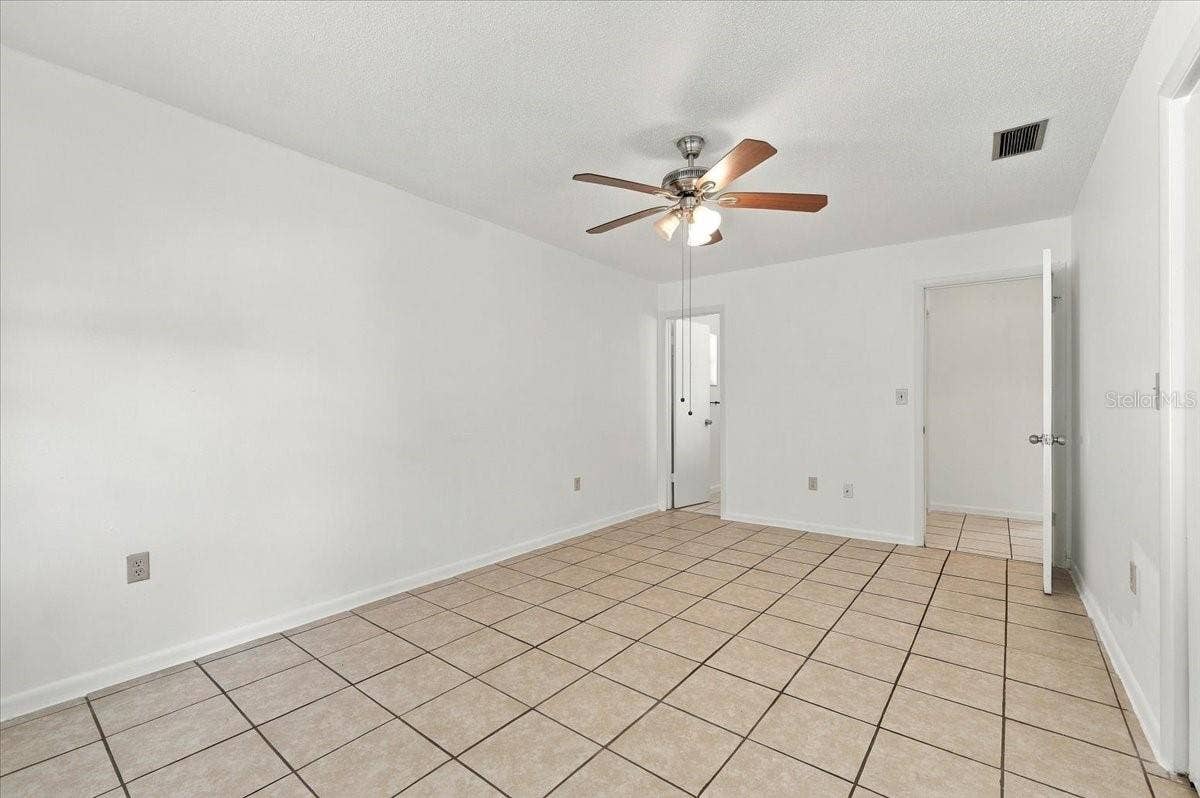 422 DUCHESS DRIVE, Lakeland, FL 33803 422 DUCHESS DRIVE, Lakeland, FL 33803