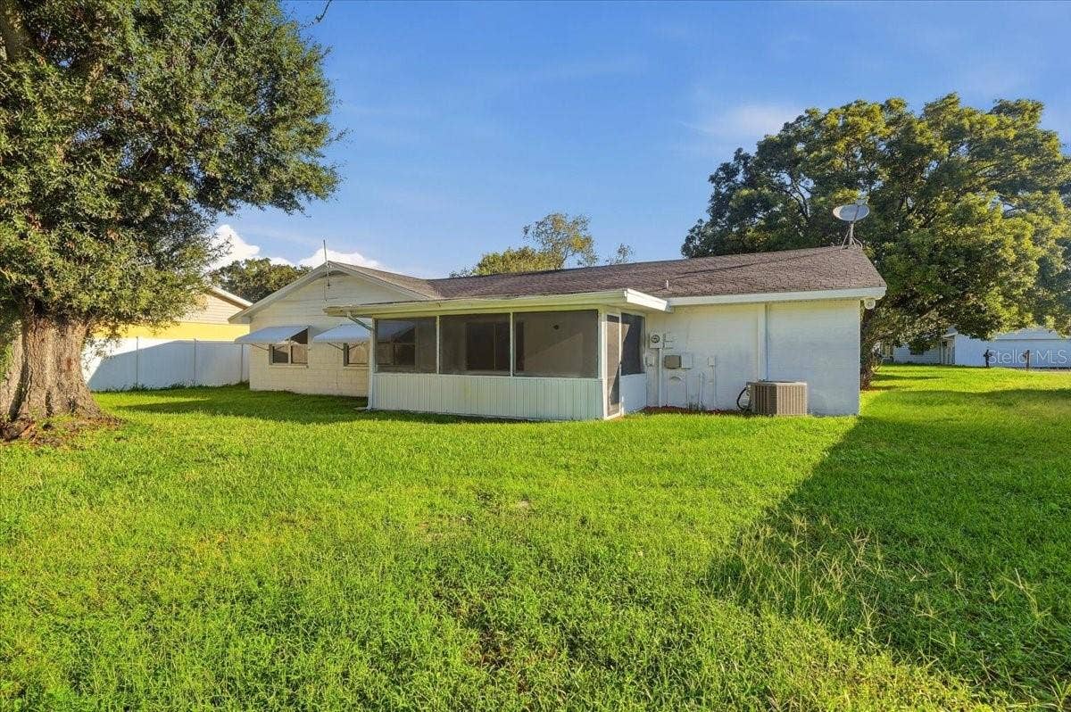 422 DUCHESS DRIVE, Lakeland, FL 33803 422 DUCHESS DRIVE, Lakeland, FL 33803