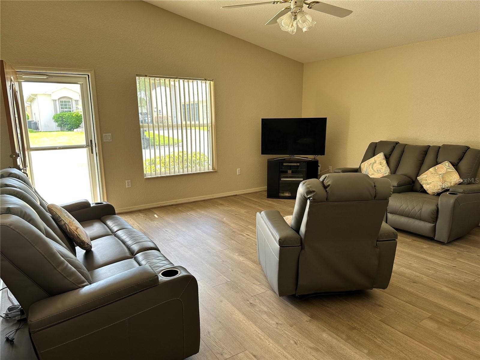 1155 MOTORCOACH DRIVE, Polk City, FL 33868
