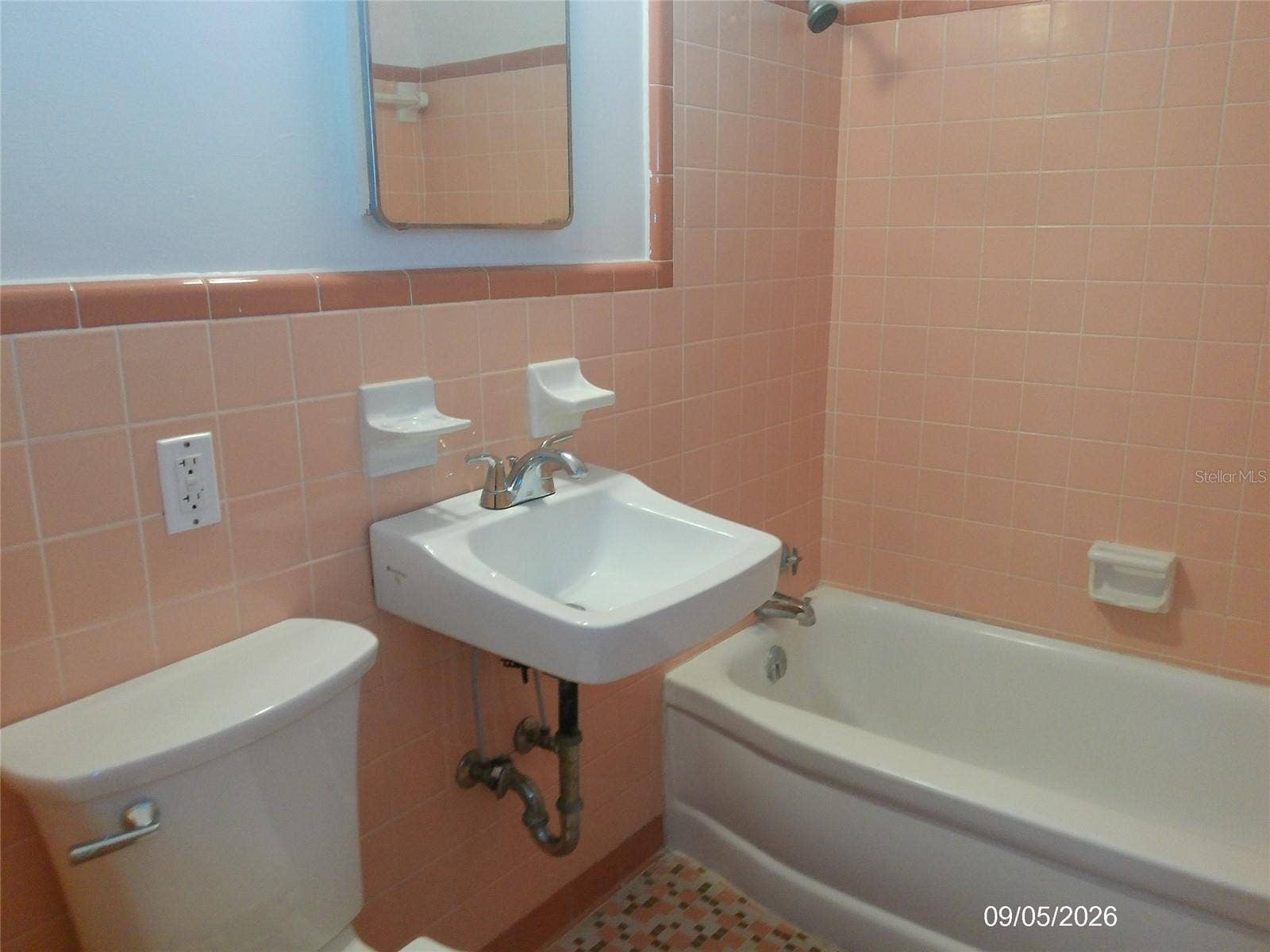 1423 CRYSTAL LAKE DRIVE, Lakeland, FL 33801 1423 CRYSTAL LAKE DRIVE, Lakeland, FL 33801