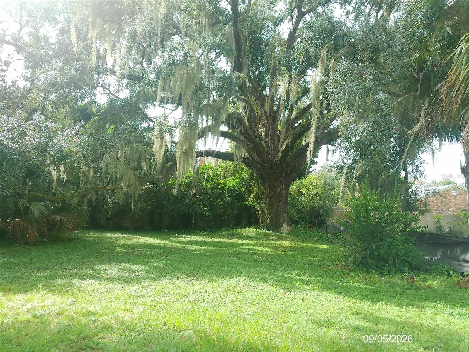 1423 CRYSTAL LAKE DRIVE, Lakeland, FL 33801 1423 CRYSTAL LAKE DRIVE, Lakeland, FL 33801