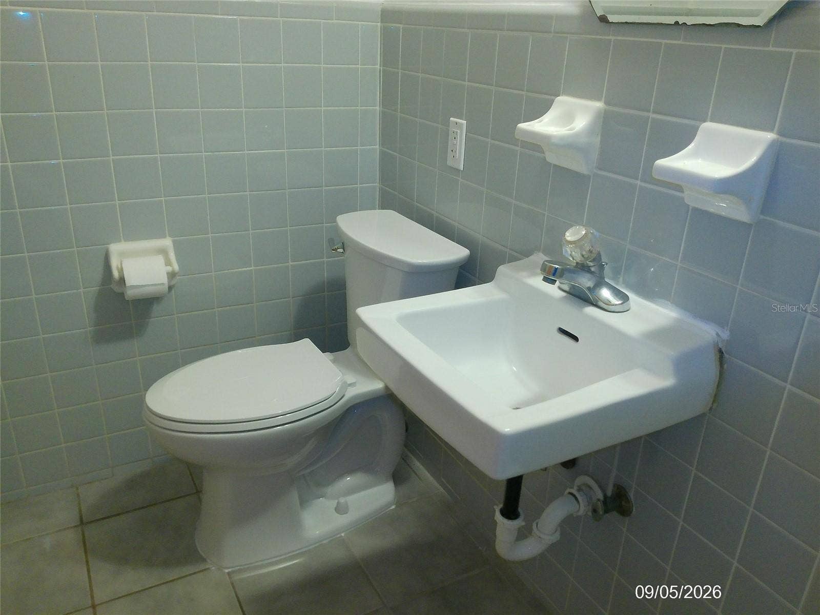 1423 CRYSTAL LAKE DRIVE, Lakeland, FL 33801 1423 CRYSTAL LAKE DRIVE, Lakeland, FL 33801