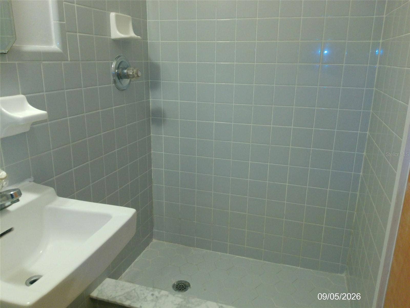 1423 CRYSTAL LAKE DRIVE, Lakeland, FL 33801 1423 CRYSTAL LAKE DRIVE, Lakeland, FL 33801