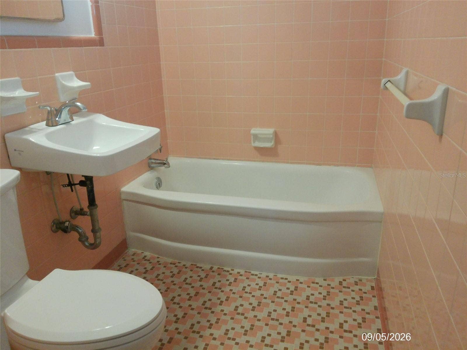 1423 CRYSTAL LAKE DRIVE, Lakeland, FL 33801 1423 CRYSTAL LAKE DRIVE, Lakeland, FL 33801