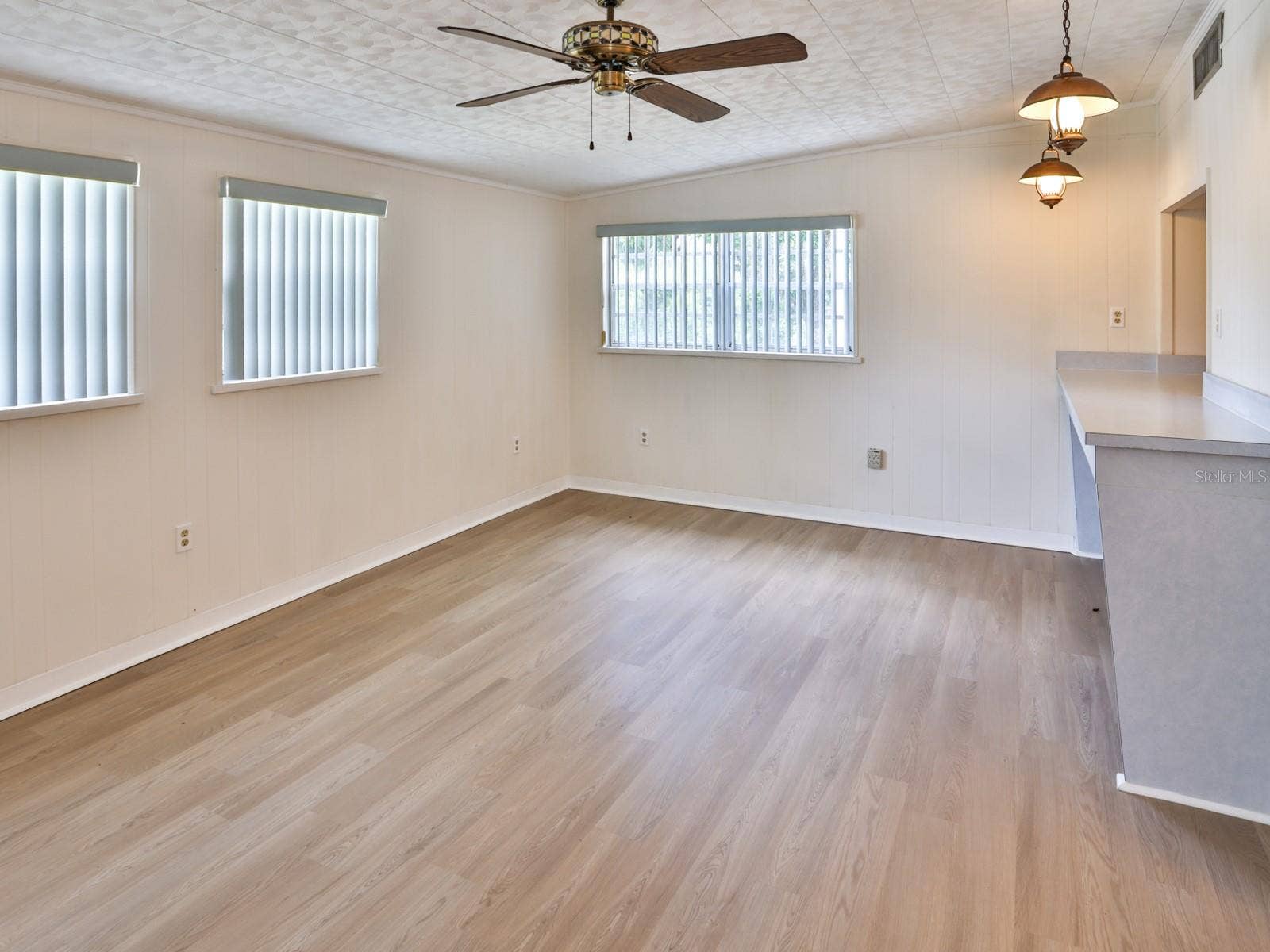 650 PARK LANE, Bartow, FL 33830 Family room.