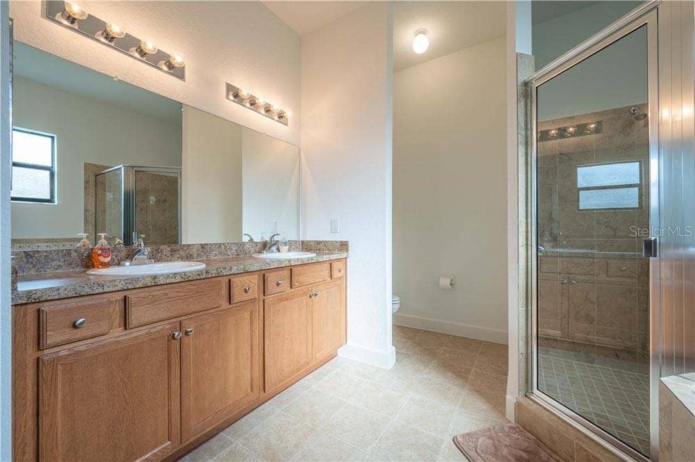 1652 LEMON AVENUE, Winter Haven, FL 33881 Primary Bath