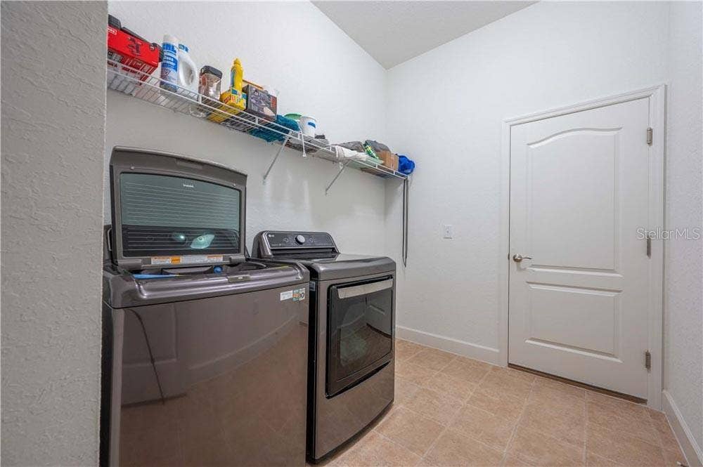 1652 LEMON AVENUE, Winter Haven, FL 33881 Laundry