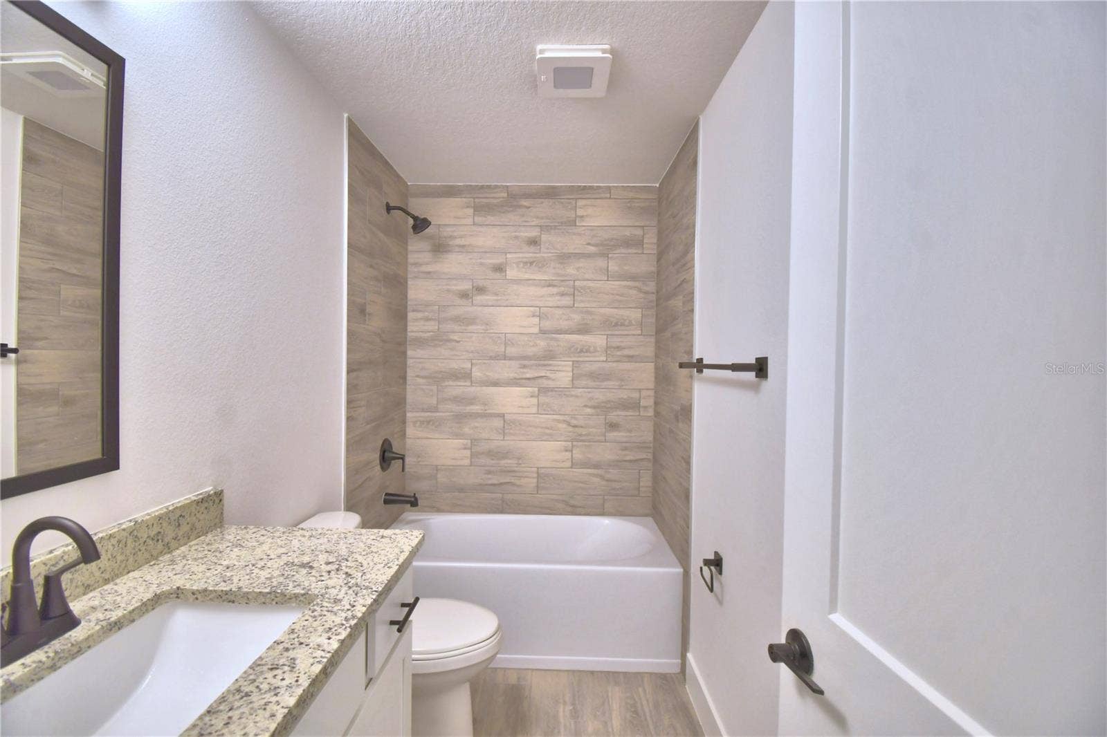 4258 JULIANA LAKE DRIVE, Auburndale, FL 33823 4258 JULIANA LAKE DRIVE, Auburndale, FL 33823