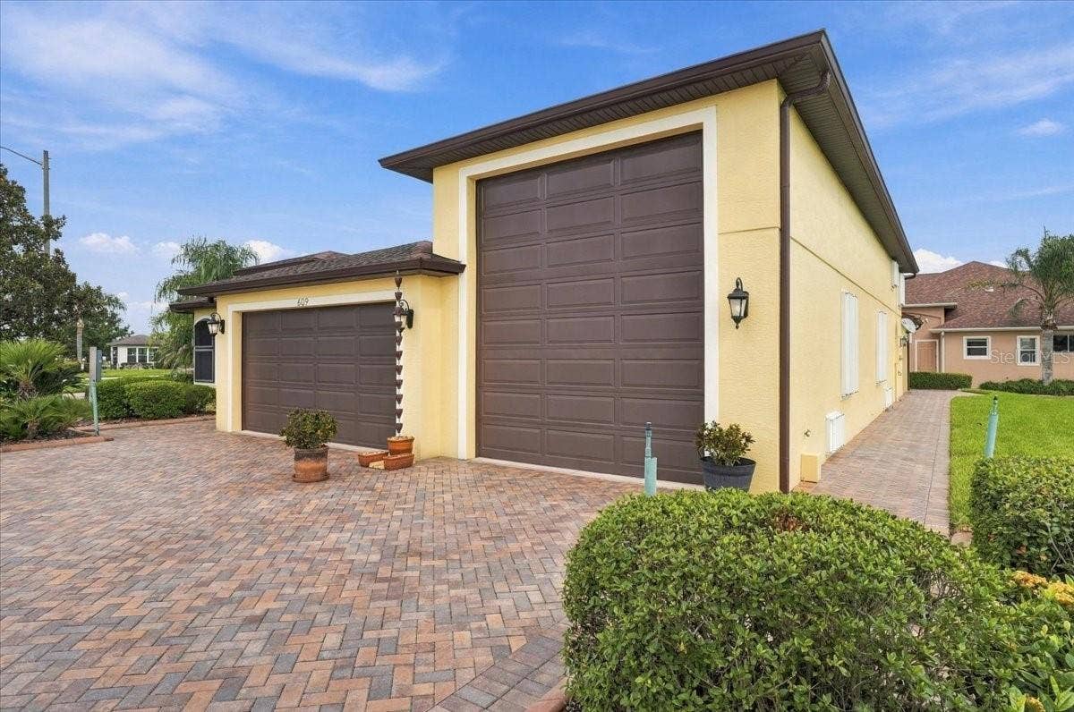 609 SAYGE DRIVE, Polk City, FL 33868 609 SAYGE DRIVE, Polk City, FL 33868