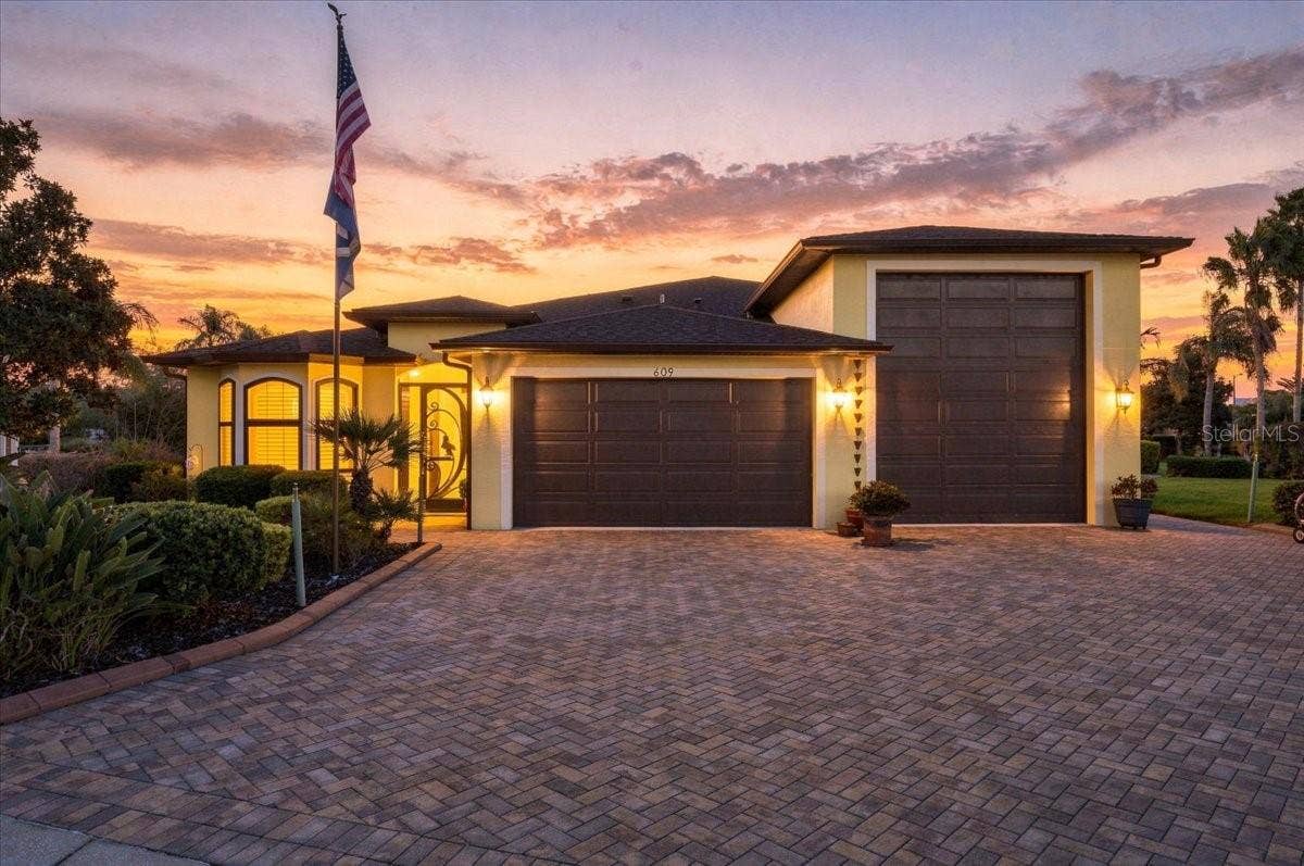 609 SAYGE DRIVE, Polk City, FL 33868 609 SAYGE DRIVE, Polk City, FL 33868
