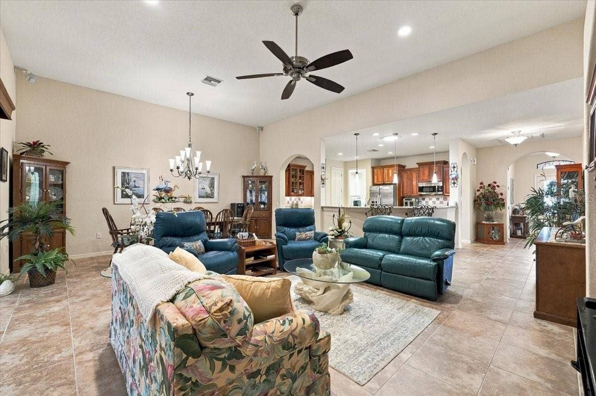 609 SAYGE DRIVE, Polk City, FL 33868 609 SAYGE DRIVE, Polk City, FL 33868