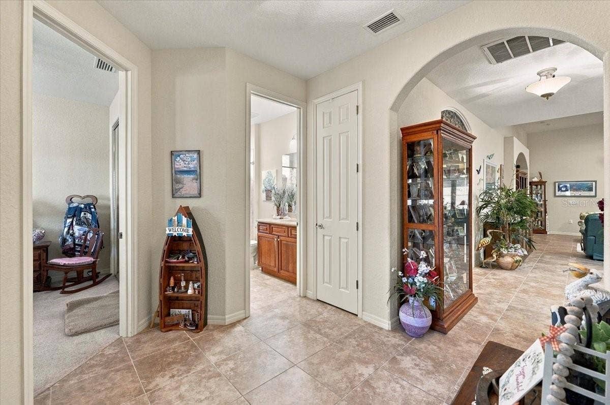 609 SAYGE DRIVE, Polk City, FL 33868 609 SAYGE DRIVE, Polk City, FL 33868