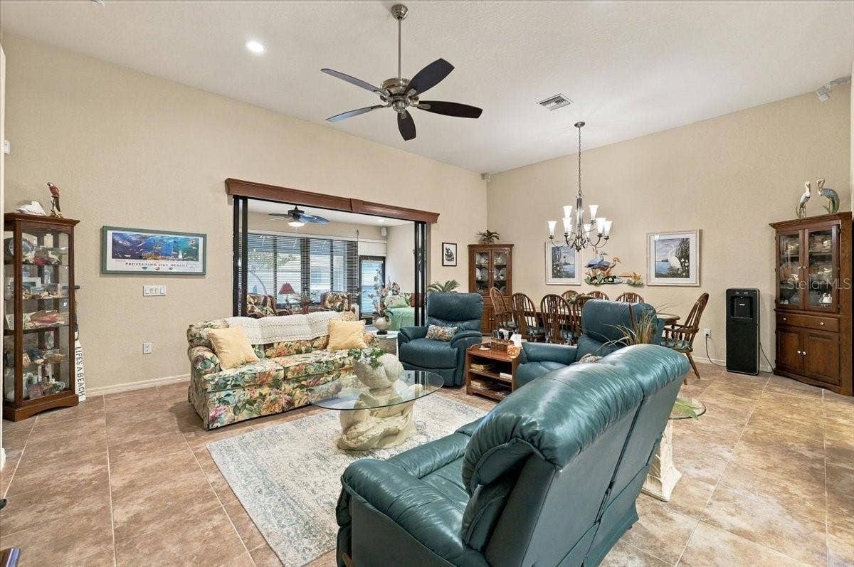 609 SAYGE DRIVE, Polk City, FL 33868 609 SAYGE DRIVE, Polk City, FL 33868