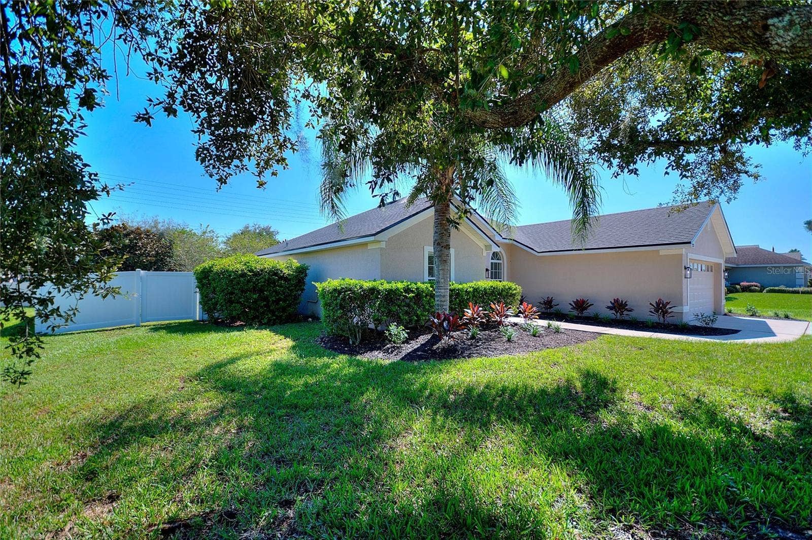 221 MANDOLIN DRIVE, Winter Haven, FL 33884
