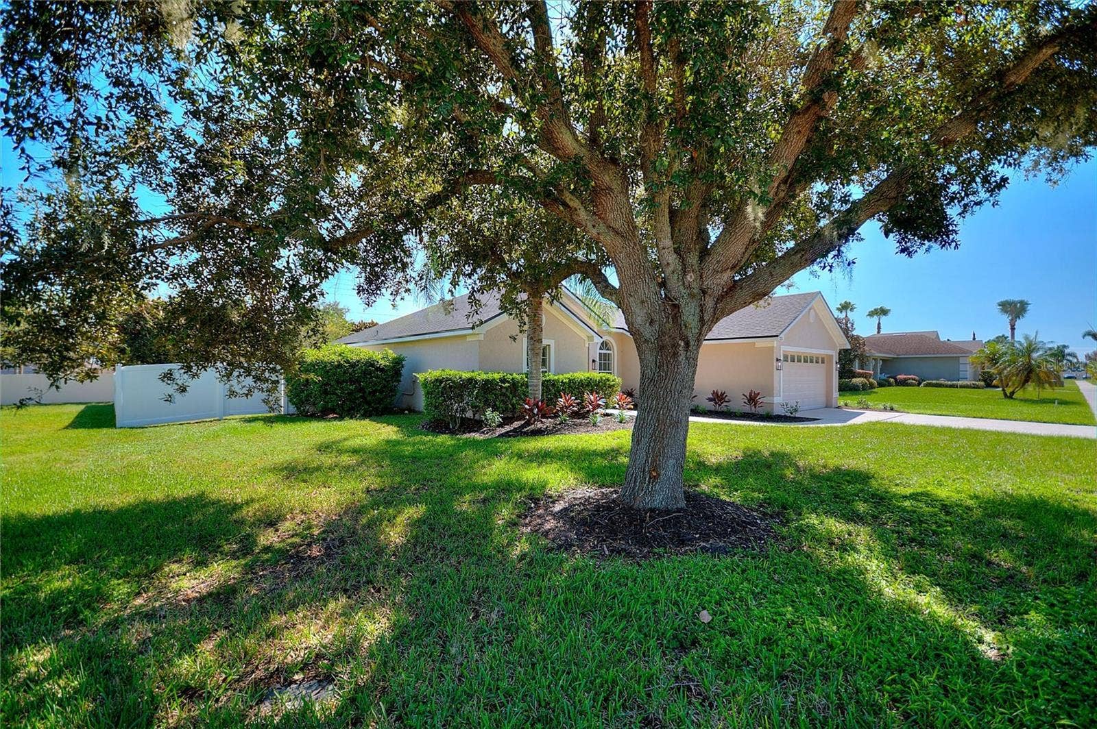 221 MANDOLIN DRIVE, Winter Haven, FL 33884