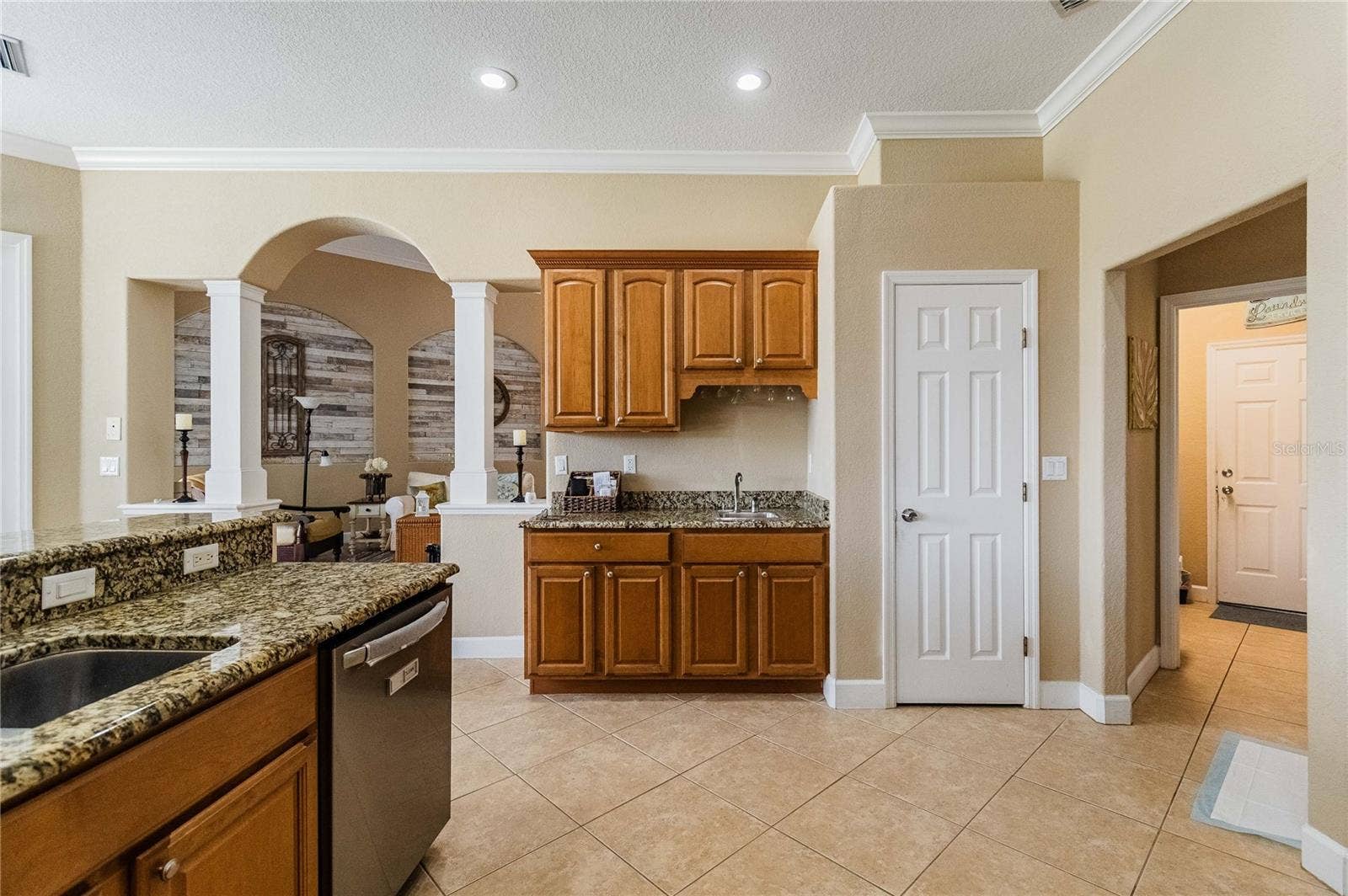 6714 HARTSWORTH DRIVE, Lakeland, FL 33813 6714 HARTSWORTH DRIVE, Lakeland, FL 33813