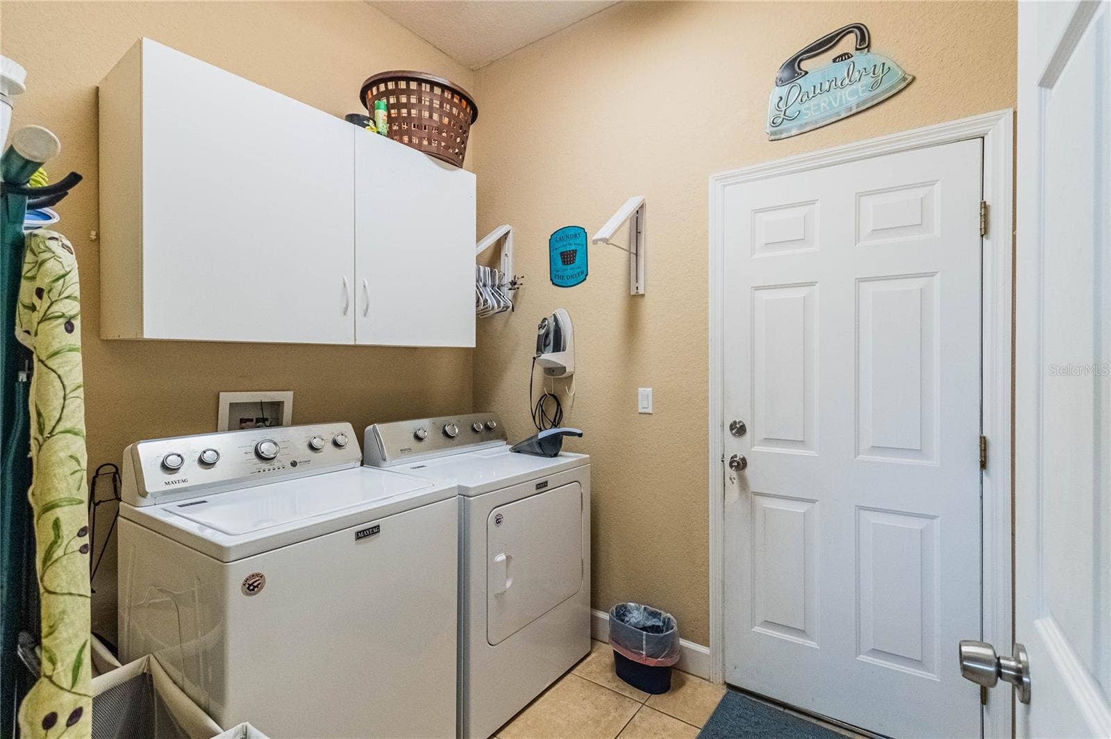 6714 HARTSWORTH DRIVE, Lakeland, FL 33813 6714 HARTSWORTH DRIVE, Lakeland, FL 33813