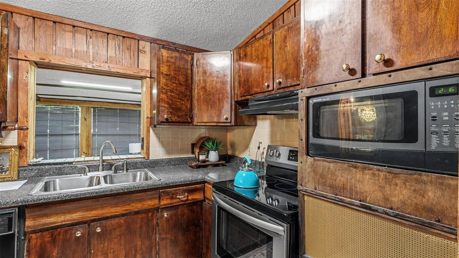 3010 STANHOPE AVENUE, Lakeland, FL 33803