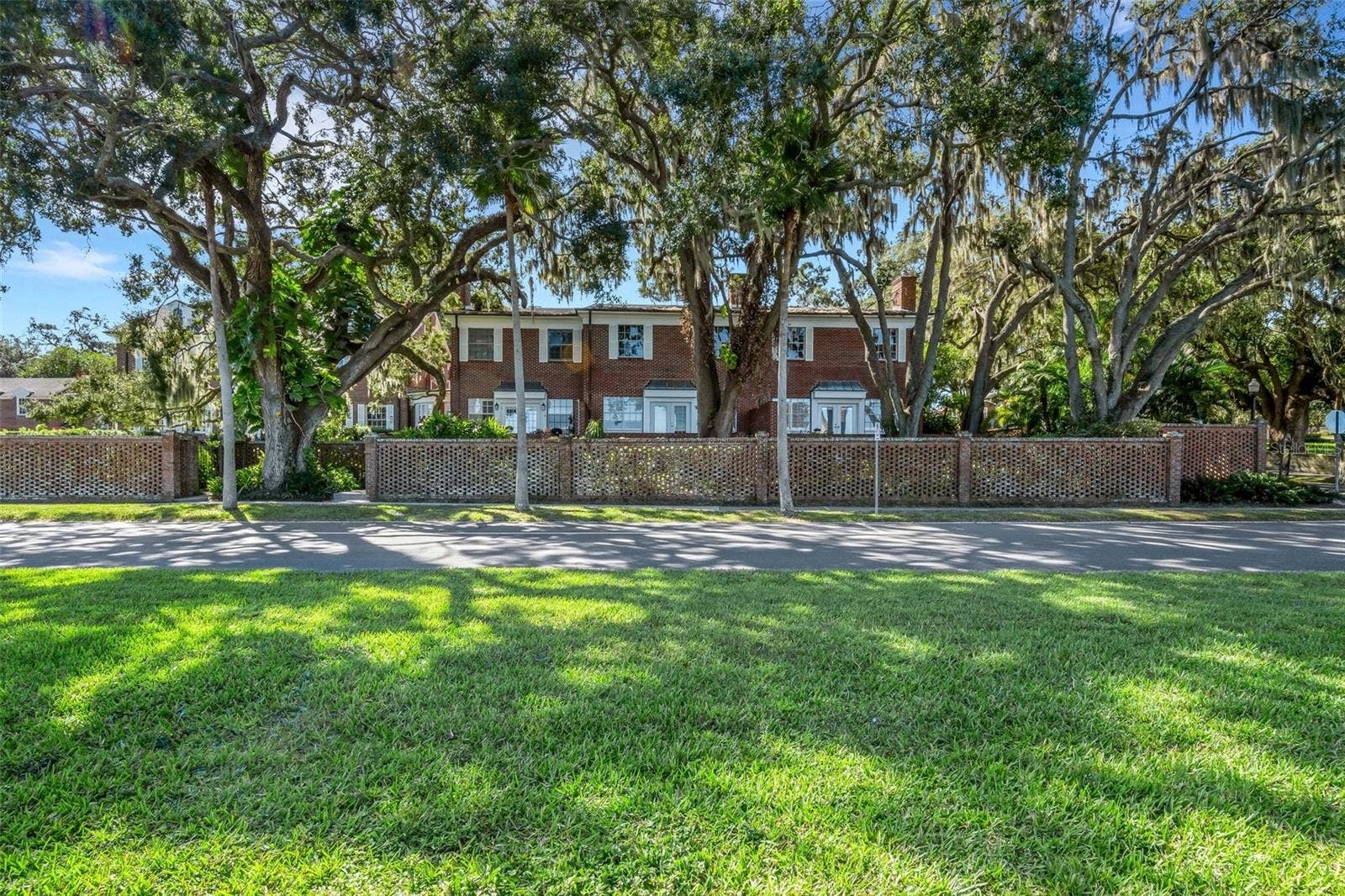 155 LAKE MORTON DRIVE, #2, Lakeland, FL 33801 Welcome to 155 Lake Morton #2 , just minutes from downtown Lakeland , the Library and wonderful dining.
