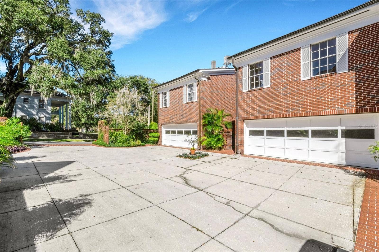 155 LAKE MORTON DRIVE, #2, Lakeland, FL 33801 The rear of 155 Lake Morton #2 has extra parking for guests