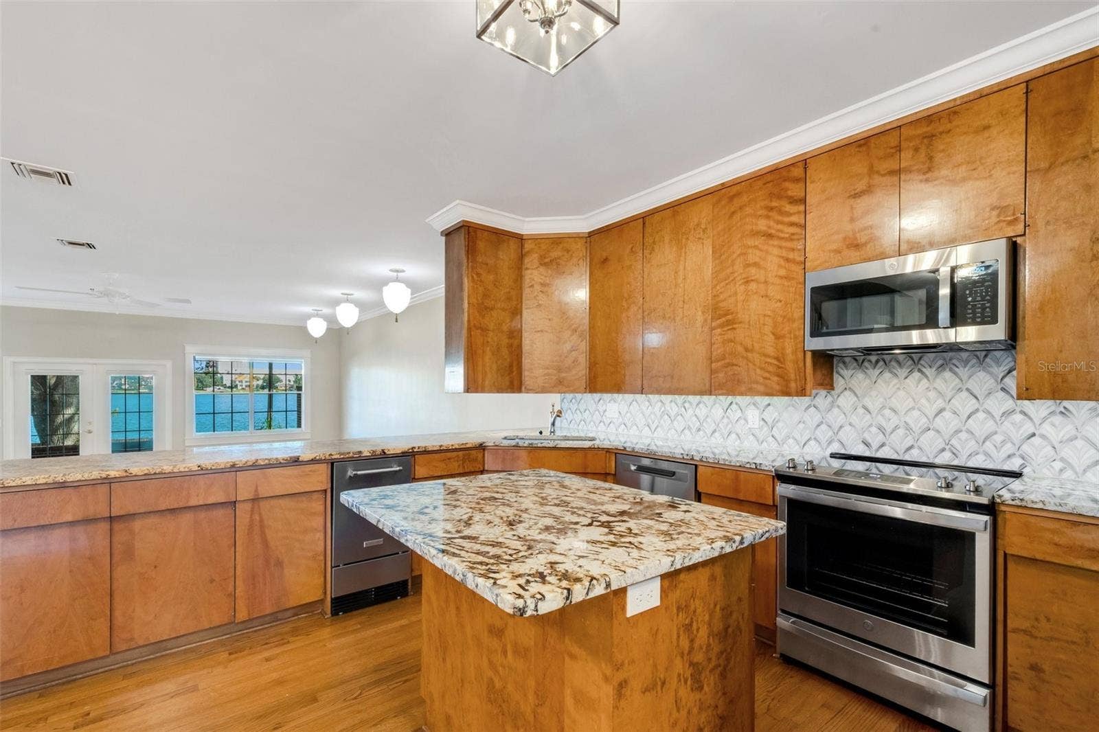 155 LAKE MORTON DRIVE, #2, Lakeland, FL 33801 Great storage & breakfast bar