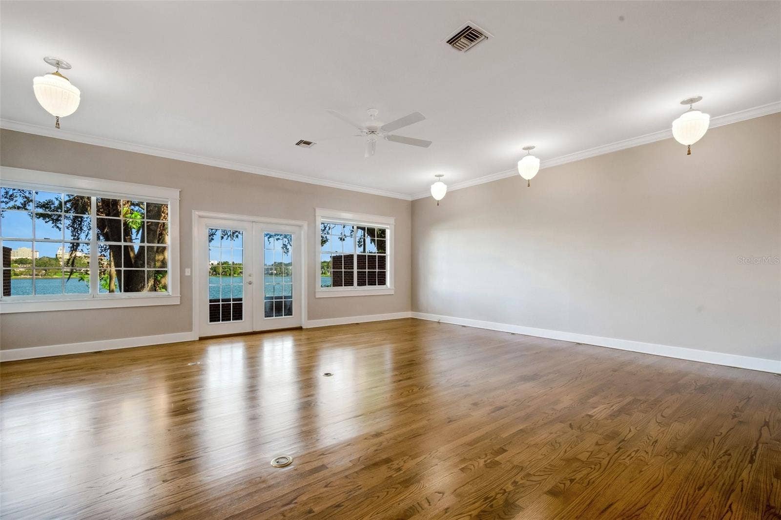 155 LAKE MORTON DRIVE, #2, Lakeland, FL 33801 The great room also features panoramic views of Lake Morton