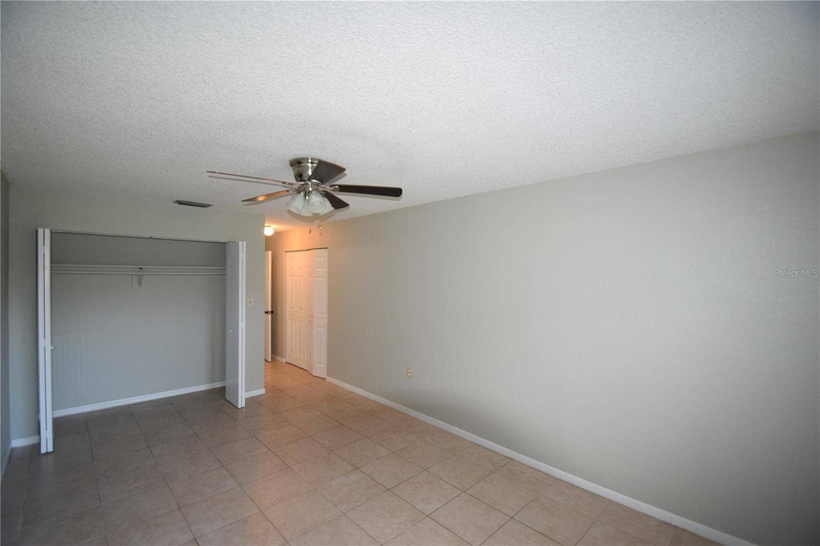 822 SHIRLEY ANN TRAIL, Lakeland, FL 33809 822 SHIRLEY ANN TRAIL, Lakeland, FL 33809