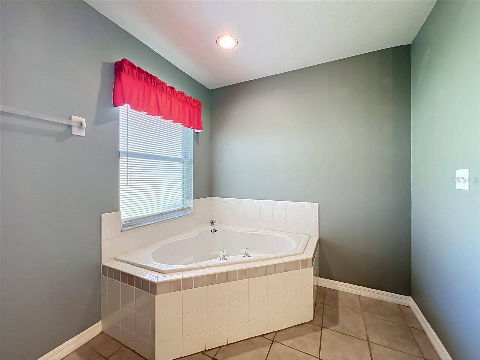 8805 COURTYARD LANE, Groveland, FL 34736 8805 COURTYARD LANE, Groveland, FL 34736