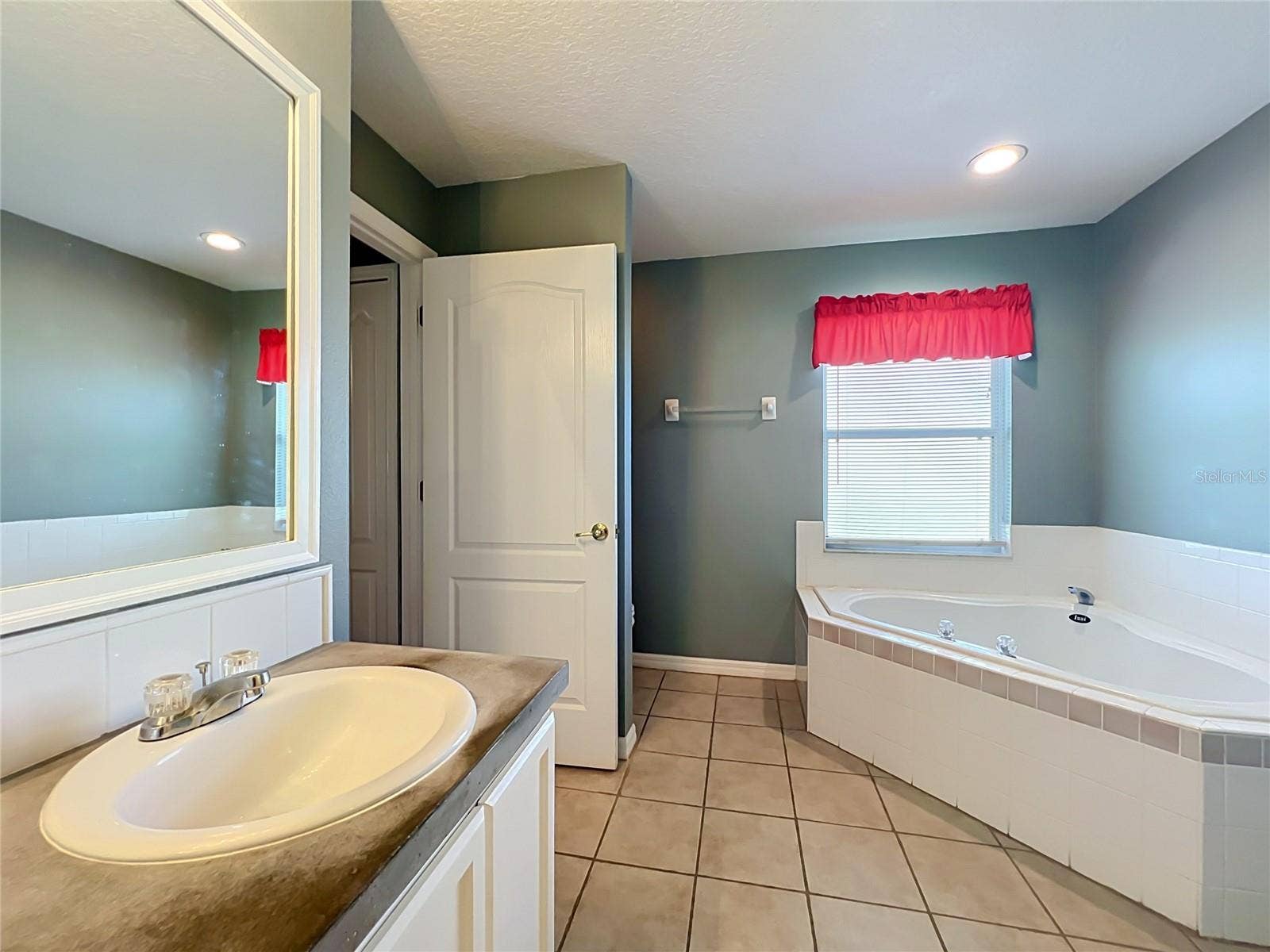 8805 COURTYARD LANE, Groveland, FL 34736 8805 COURTYARD LANE, Groveland, FL 34736