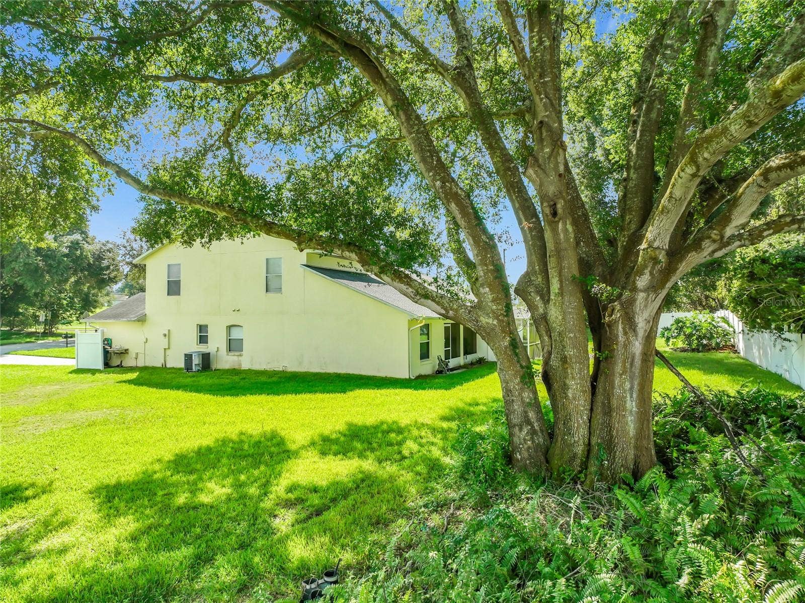 8805 COURTYARD LANE, Groveland, FL 34736 8805 COURTYARD LANE, Groveland, FL 34736