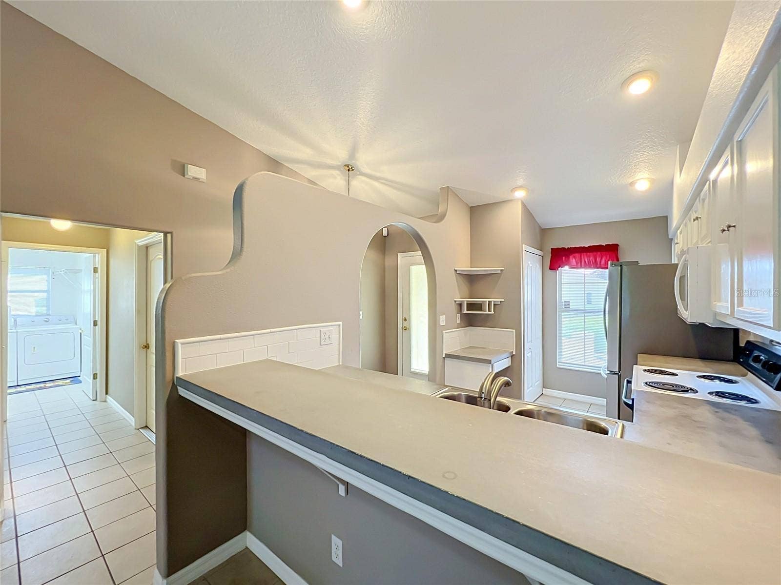 8805 COURTYARD LANE, Groveland, FL 34736 8805 COURTYARD LANE, Groveland, FL 34736