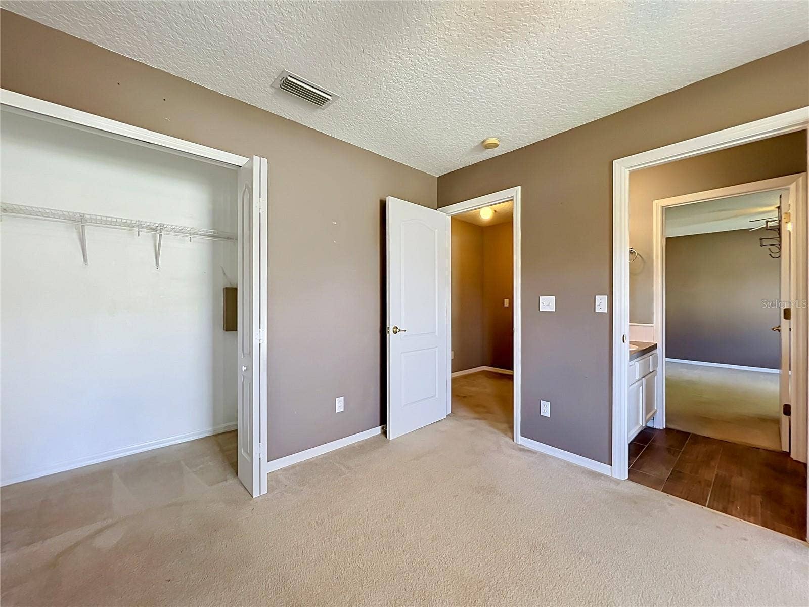 8805 COURTYARD LANE, Groveland, FL 34736 8805 COURTYARD LANE, Groveland, FL 34736