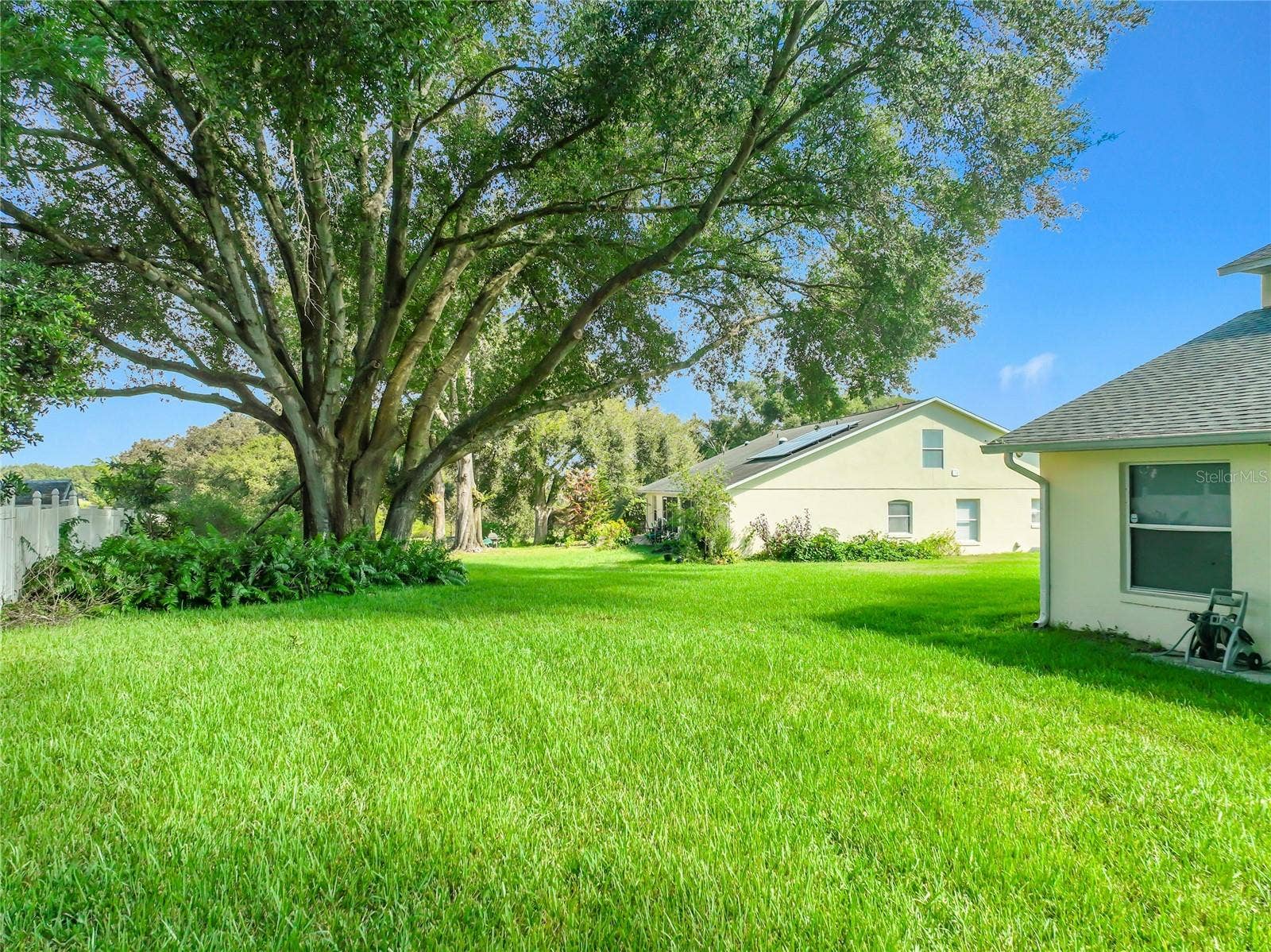 8805 COURTYARD LANE, Groveland, FL 34736 8805 COURTYARD LANE, Groveland, FL 34736