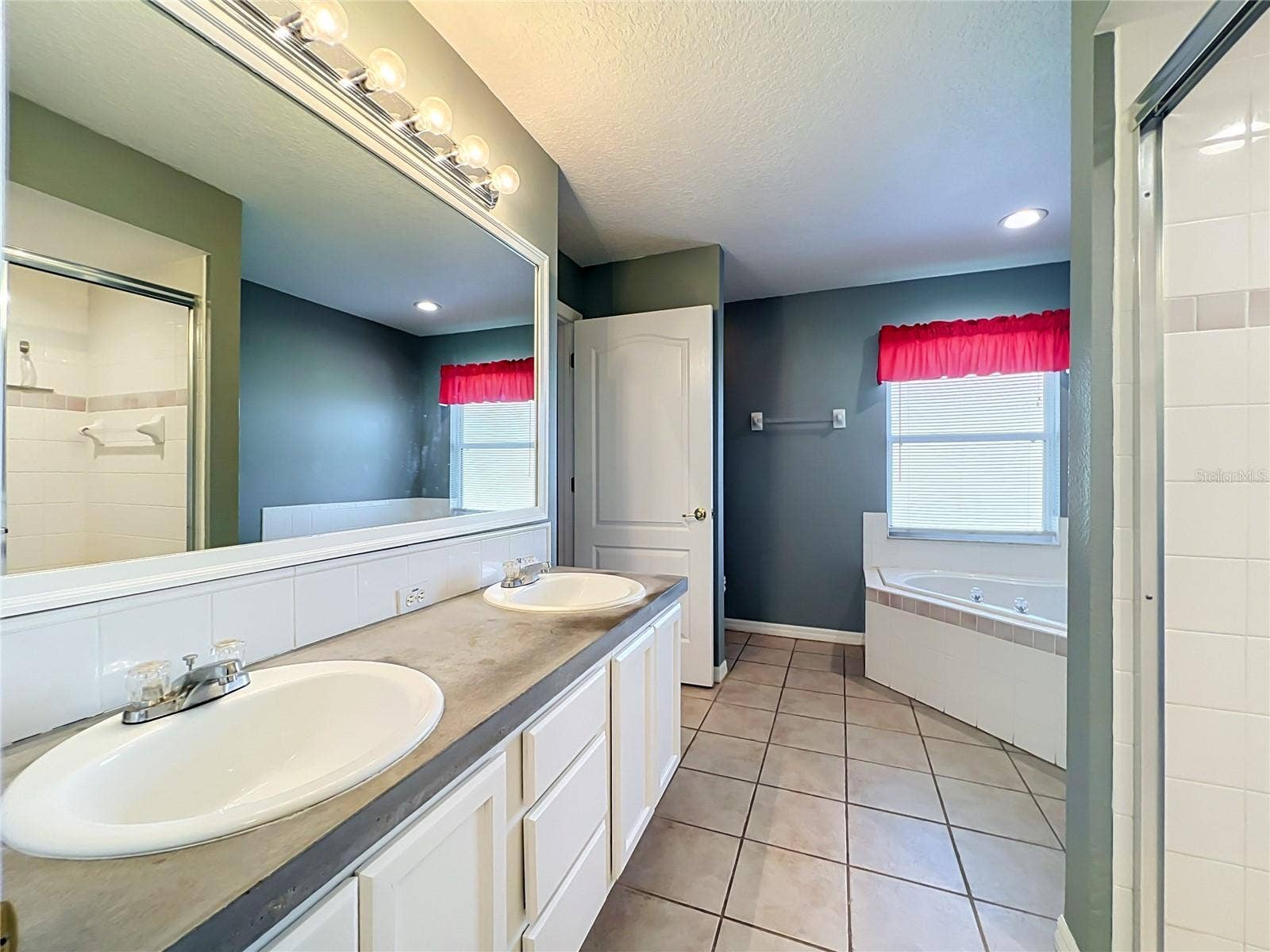 8805 COURTYARD LANE, Groveland, FL 34736 8805 COURTYARD LANE, Groveland, FL 34736