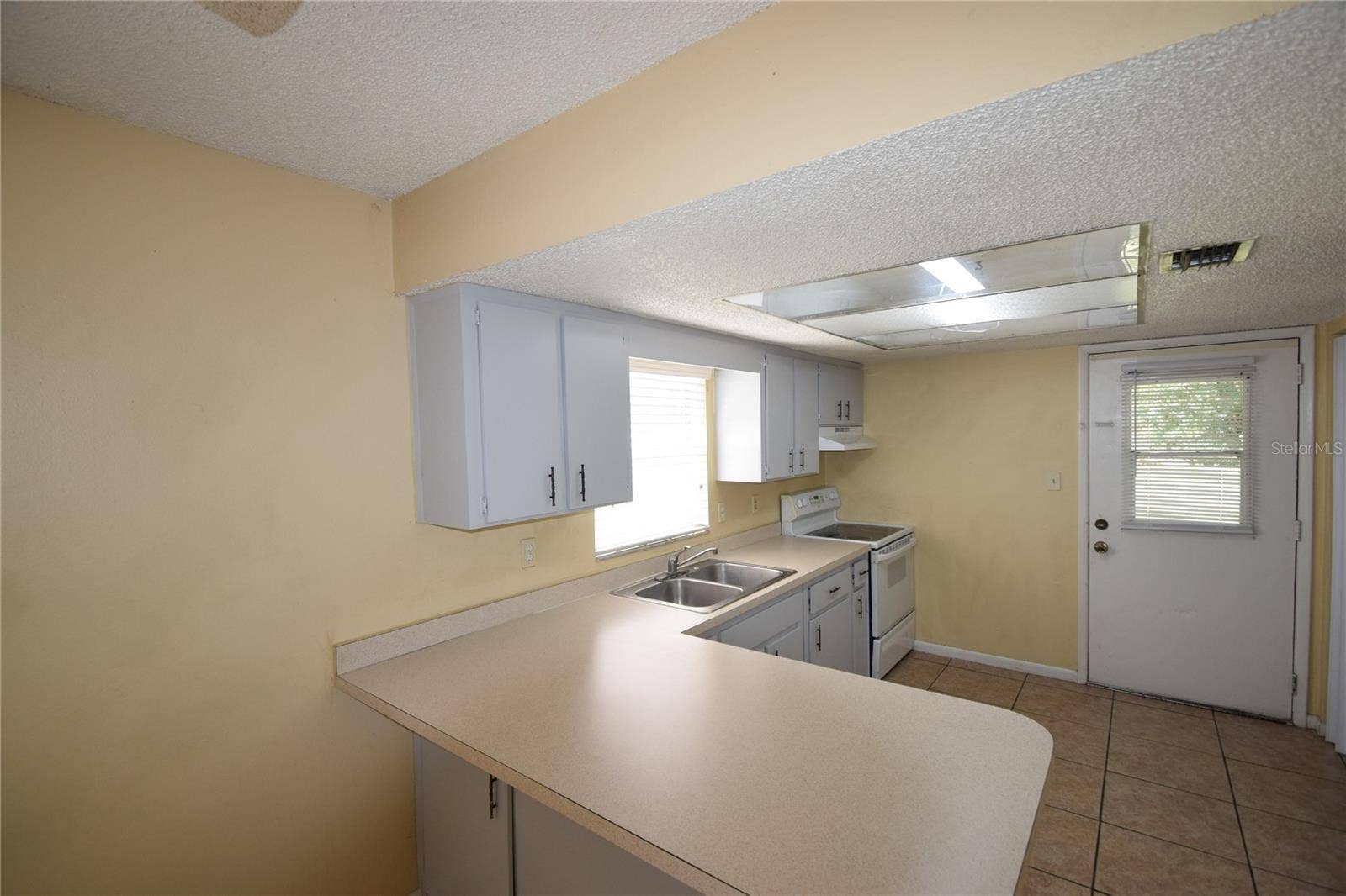 830 SHIRLEY ANN TRAIL, Lakeland, FL 33809 830 SHIRLEY ANN TRAIL, Lakeland, FL 33809