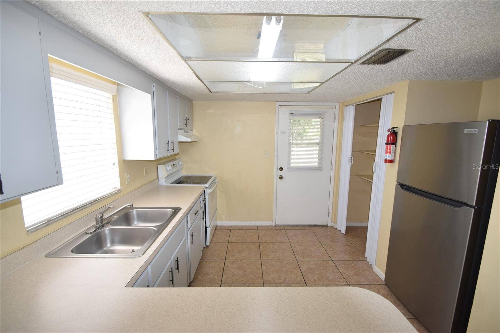 830 SHIRLEY ANN TRAIL, Lakeland, FL 33809 830 SHIRLEY ANN TRAIL, Lakeland, FL 33809