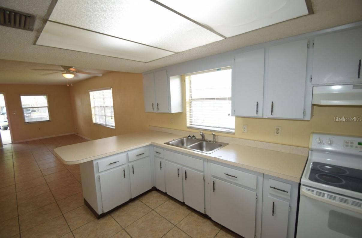 830 SHIRLEY ANN TRAIL, Lakeland, FL 33809 830 SHIRLEY ANN TRAIL, Lakeland, FL 33809