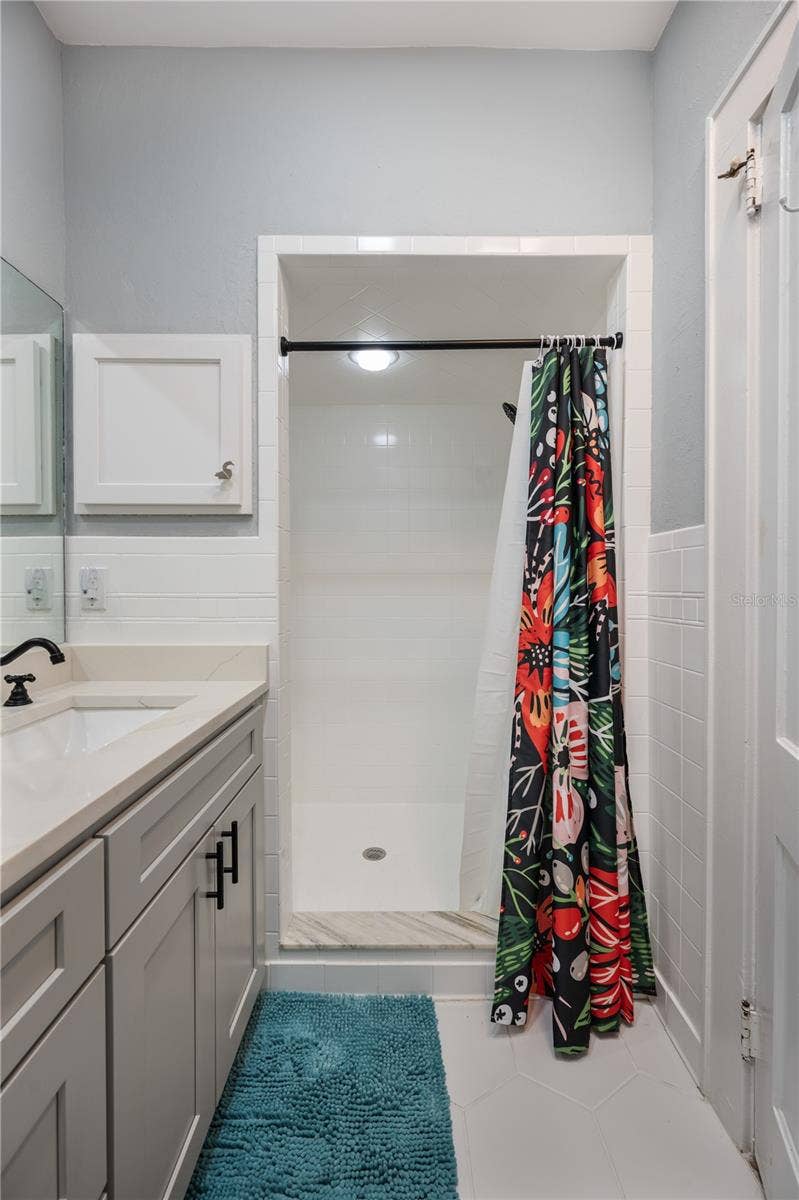 1807 PAWNEE TRAIL, Lakeland, FL 33803 Bedroom 2 En Suite Bath