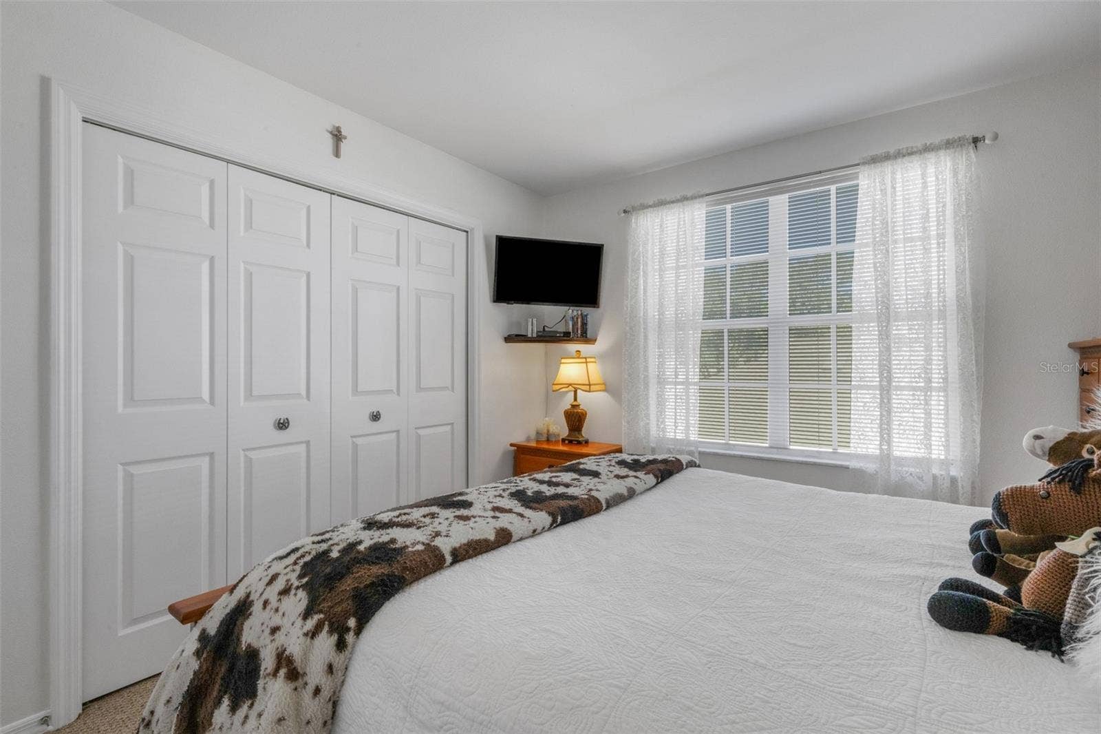 1113 WATERFALL LANE, Lakeland, FL 33803 Both have large closets for great storage and plenty of natural light from large windows.