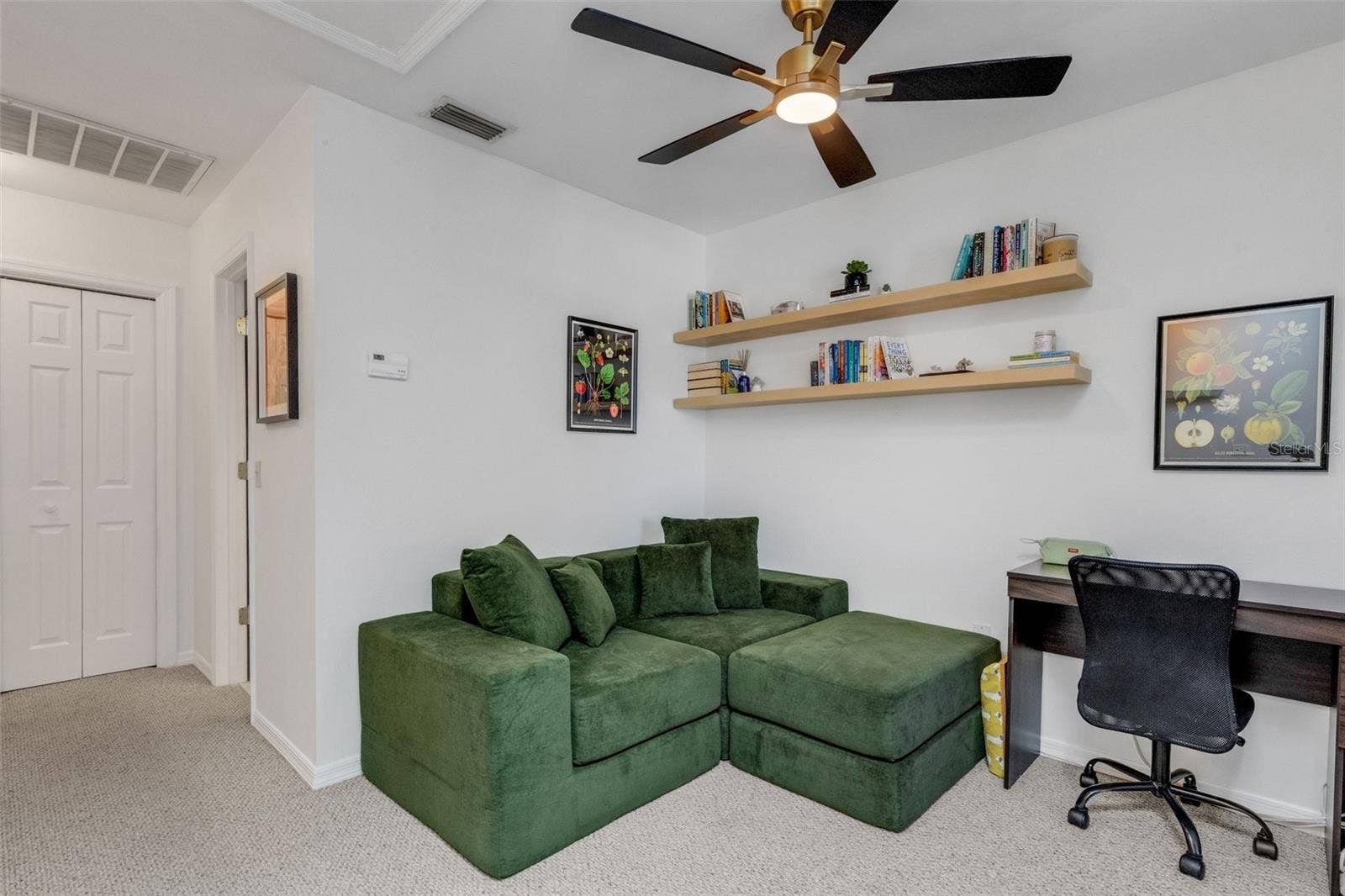 1113 WATERFALL LANE, Lakeland, FL 33803 Now let's check out the upstairs!