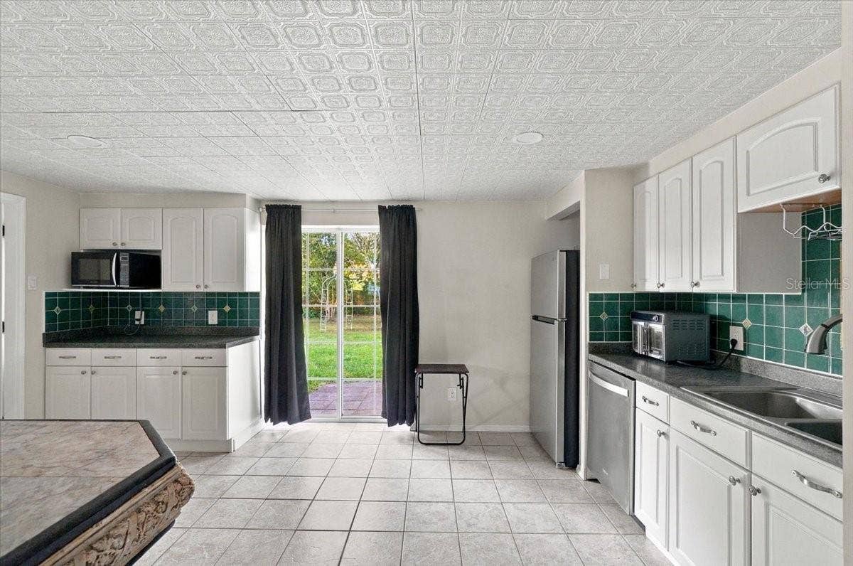 812 WINDSOR STREET, Lakeland, FL 33803 812 WINDSOR STREET, Lakeland, FL 33803