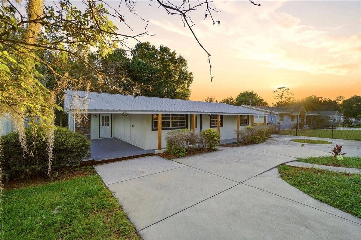 812 WINDSOR STREET, Lakeland, FL 33803 812 WINDSOR STREET, Lakeland, FL 33803