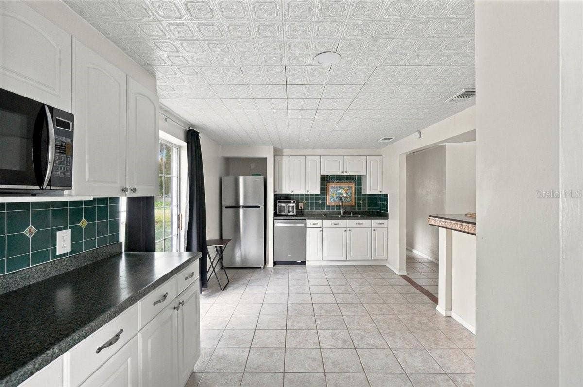 812 WINDSOR STREET, Lakeland, FL 33803 812 WINDSOR STREET, Lakeland, FL 33803