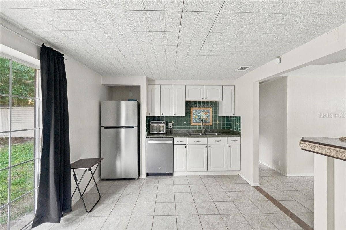 812 WINDSOR STREET, Lakeland, FL 33803 812 WINDSOR STREET, Lakeland, FL 33803