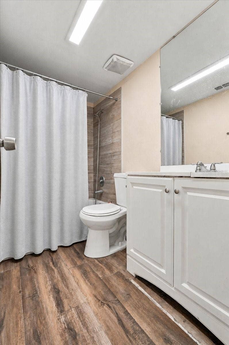 2827 DELROSE DRIVE N, Lakeland, FL 33805 2827 DELROSE DRIVE N, Lakeland, FL 33805