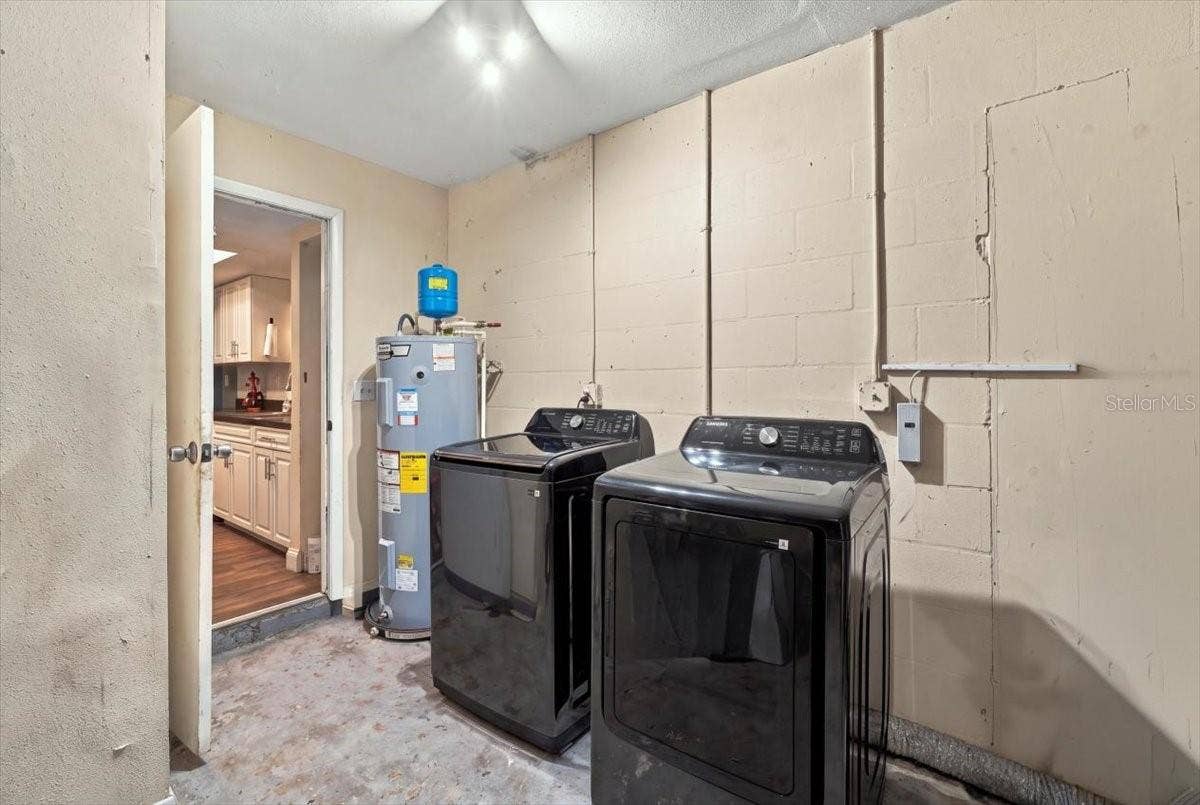 2827 DELROSE DRIVE N, Lakeland, FL 33805 2827 DELROSE DRIVE N, Lakeland, FL 33805