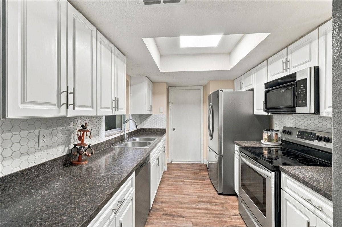 2827 DELROSE DRIVE N, Lakeland, FL 33805 2827 DELROSE DRIVE N, Lakeland, FL 33805