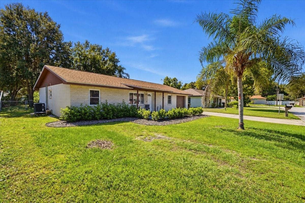 2827 DELROSE DRIVE N, Lakeland, FL 33805 2827 DELROSE DRIVE N, Lakeland, FL 33805