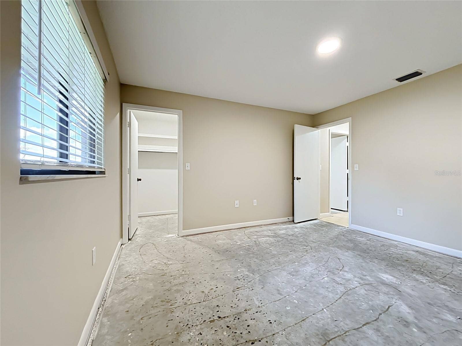 Bedroom 3. walk-in closet