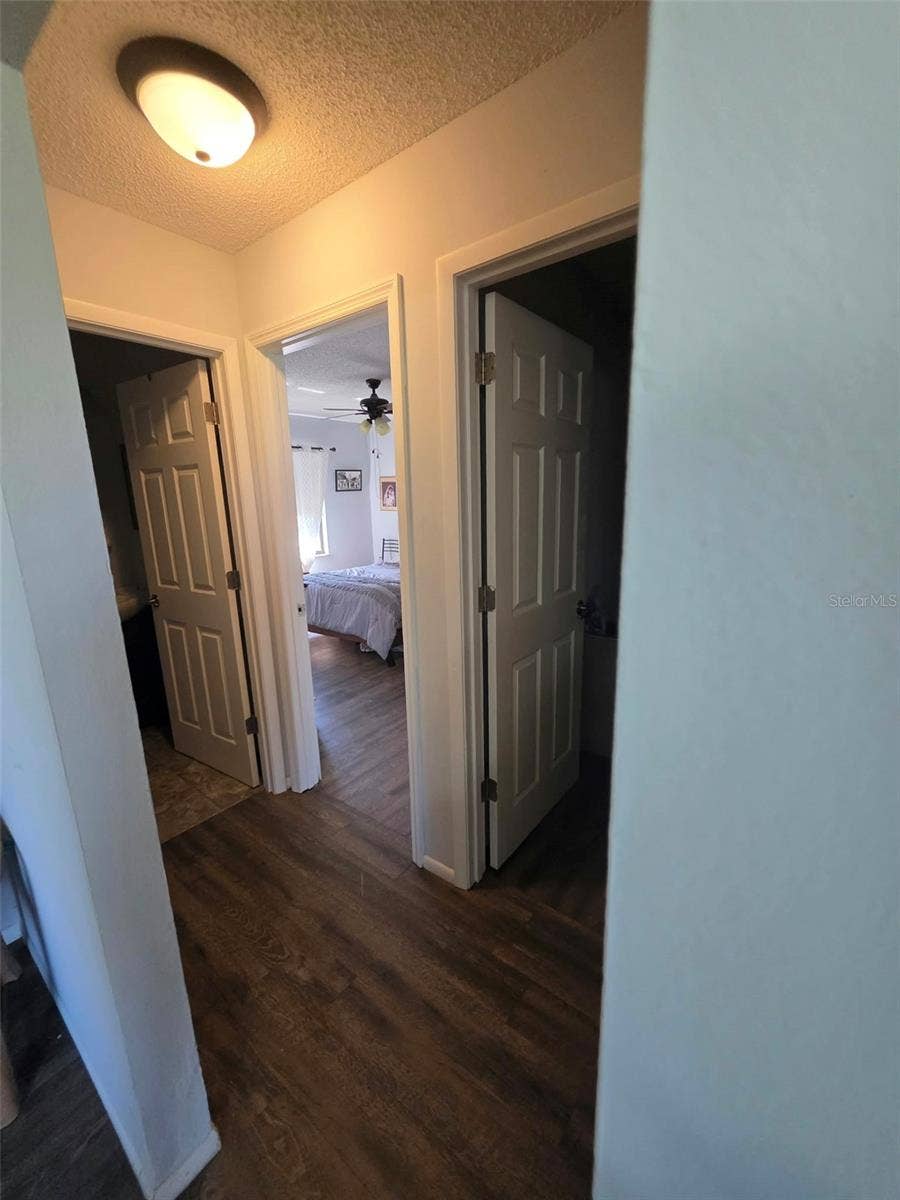 319 OAK TRACK PASS, Ocala, FL 34472 Hall